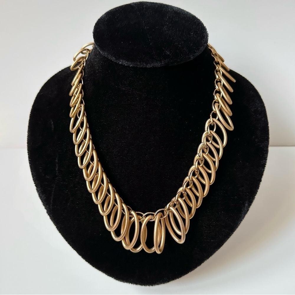 Brushed Gold Graduated Chain Necklace - 18 Inches - Picture 6 of 6